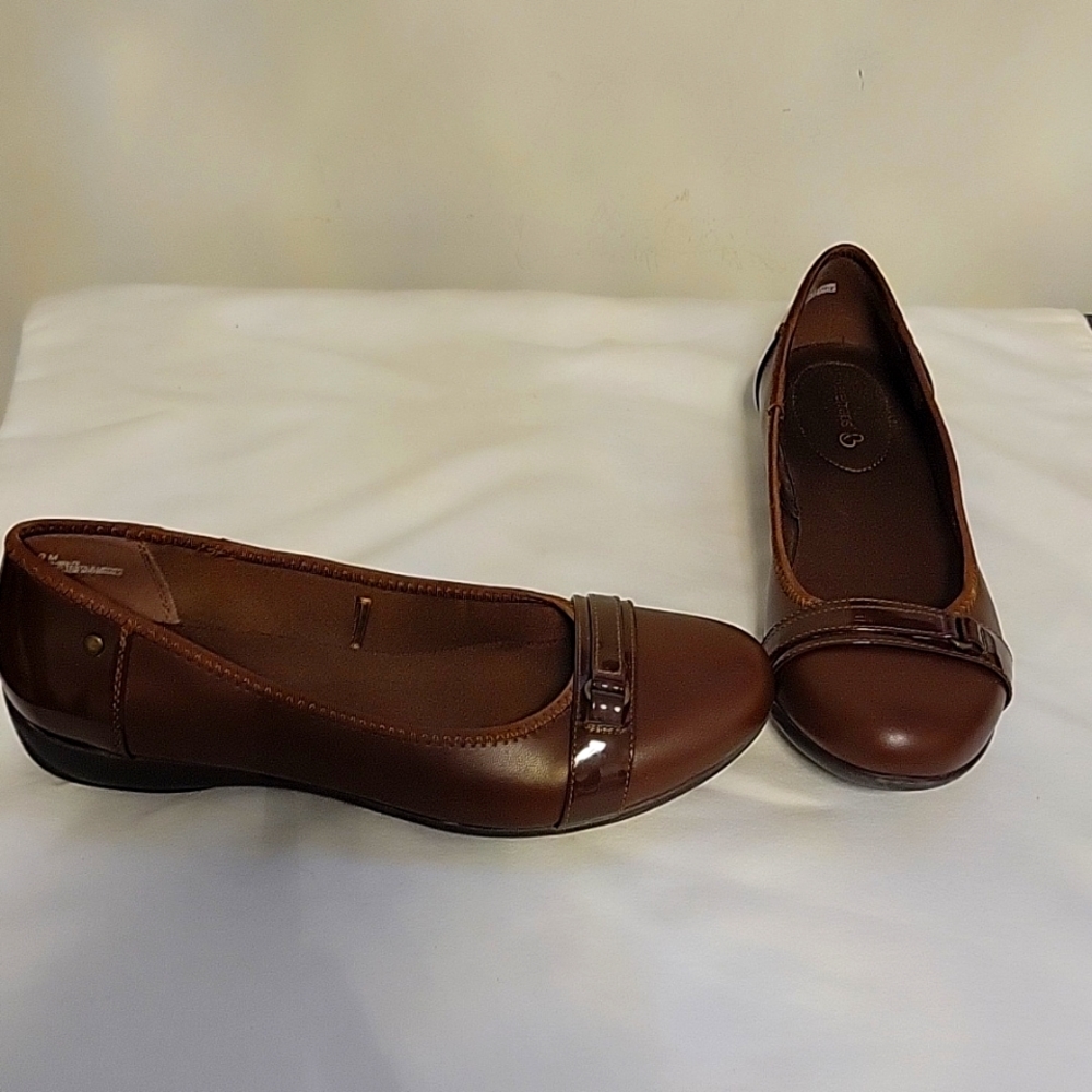 Baretraps Friley Brown Comfort Flats Slip On Shoes Women Size 9M NWOB